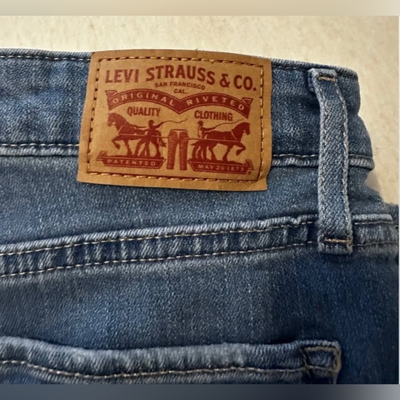 Levi’s 725 High Rise Bootcut 28x32 - Picture 4 of 4